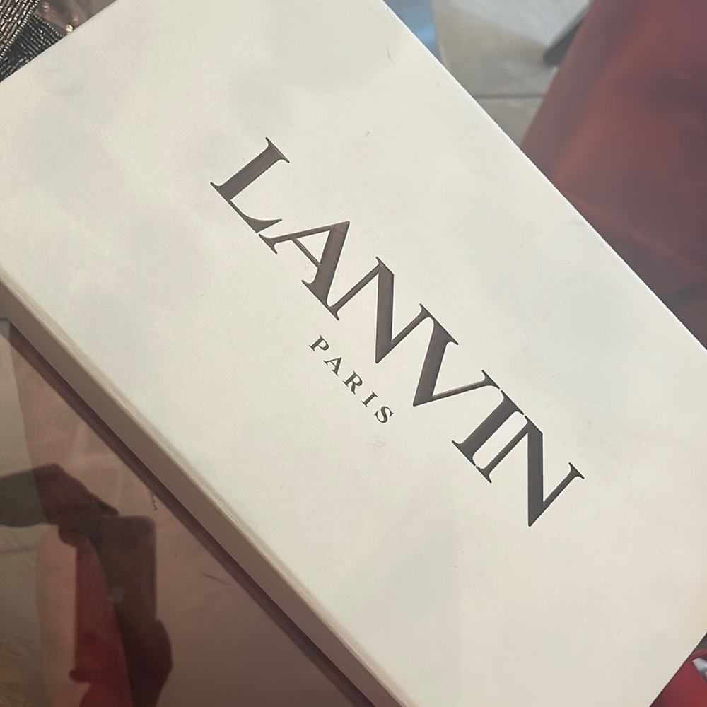 $650 Brand new AUTHENTIC LANVIN Leather Curb Sneaker...Size 5 in original box! - Picture 1 of 6